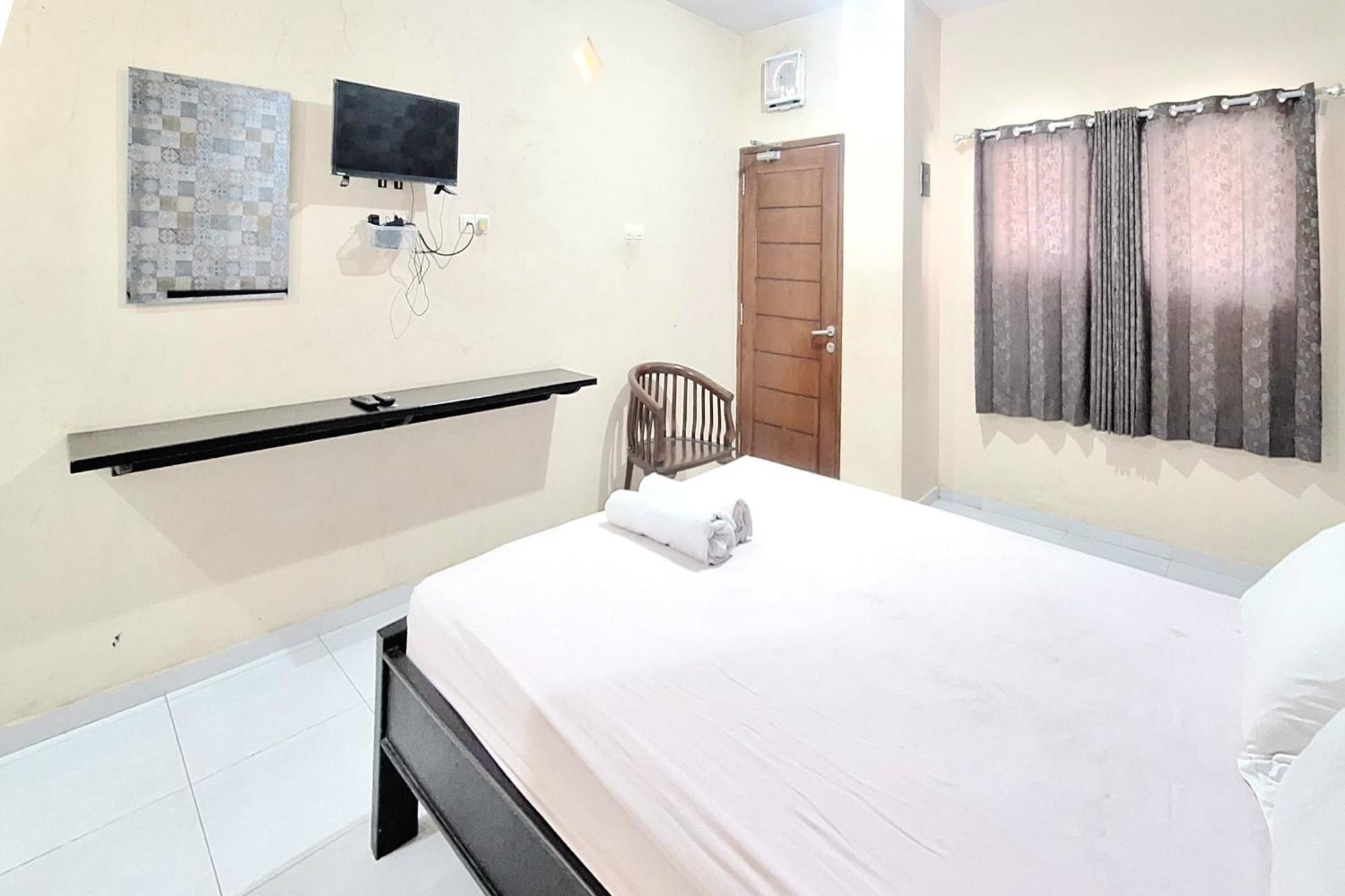 Villa Bukit Bunga Syariah Redpartner Pacet Mojokerto Esterno foto