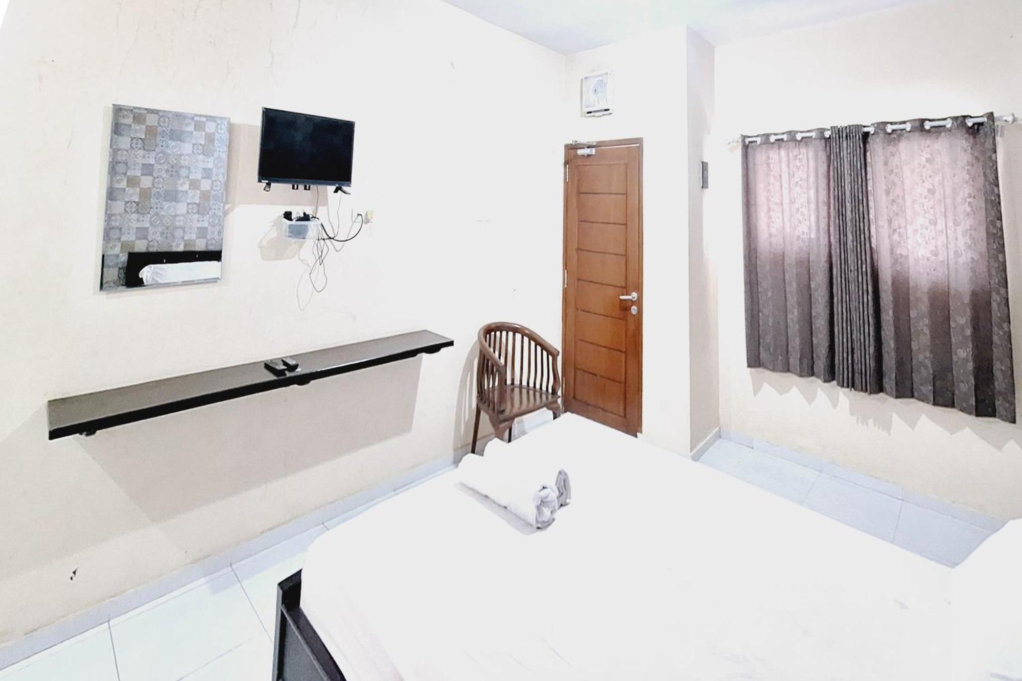 Villa Bukit Bunga Syariah Redpartner Pacet Mojokerto Esterno foto