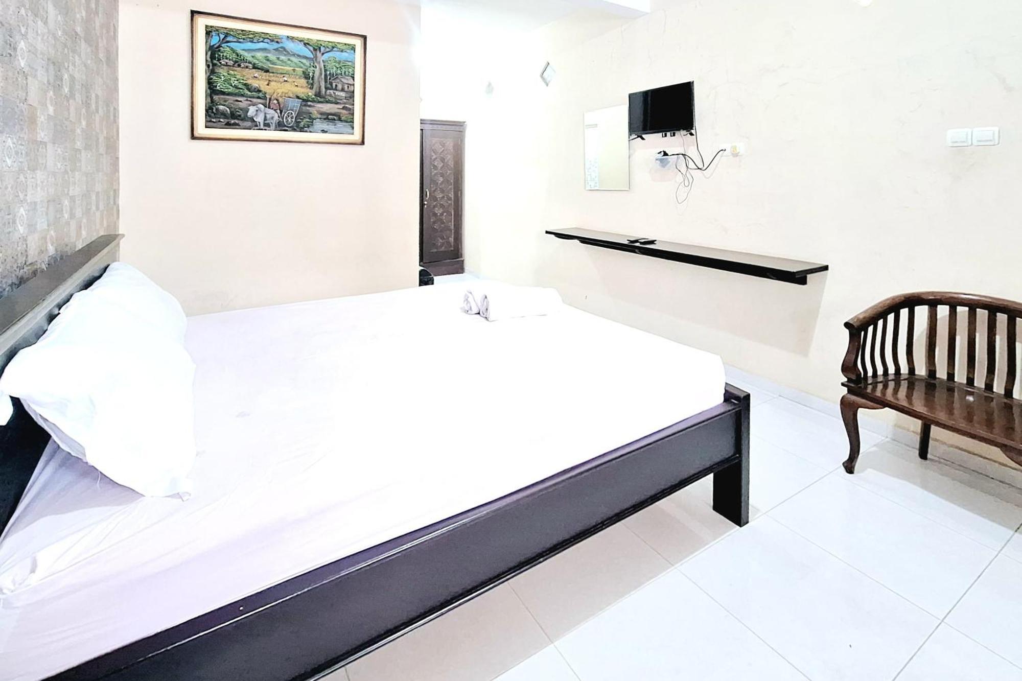 Villa Bukit Bunga Syariah Redpartner Pacet Mojokerto Esterno foto