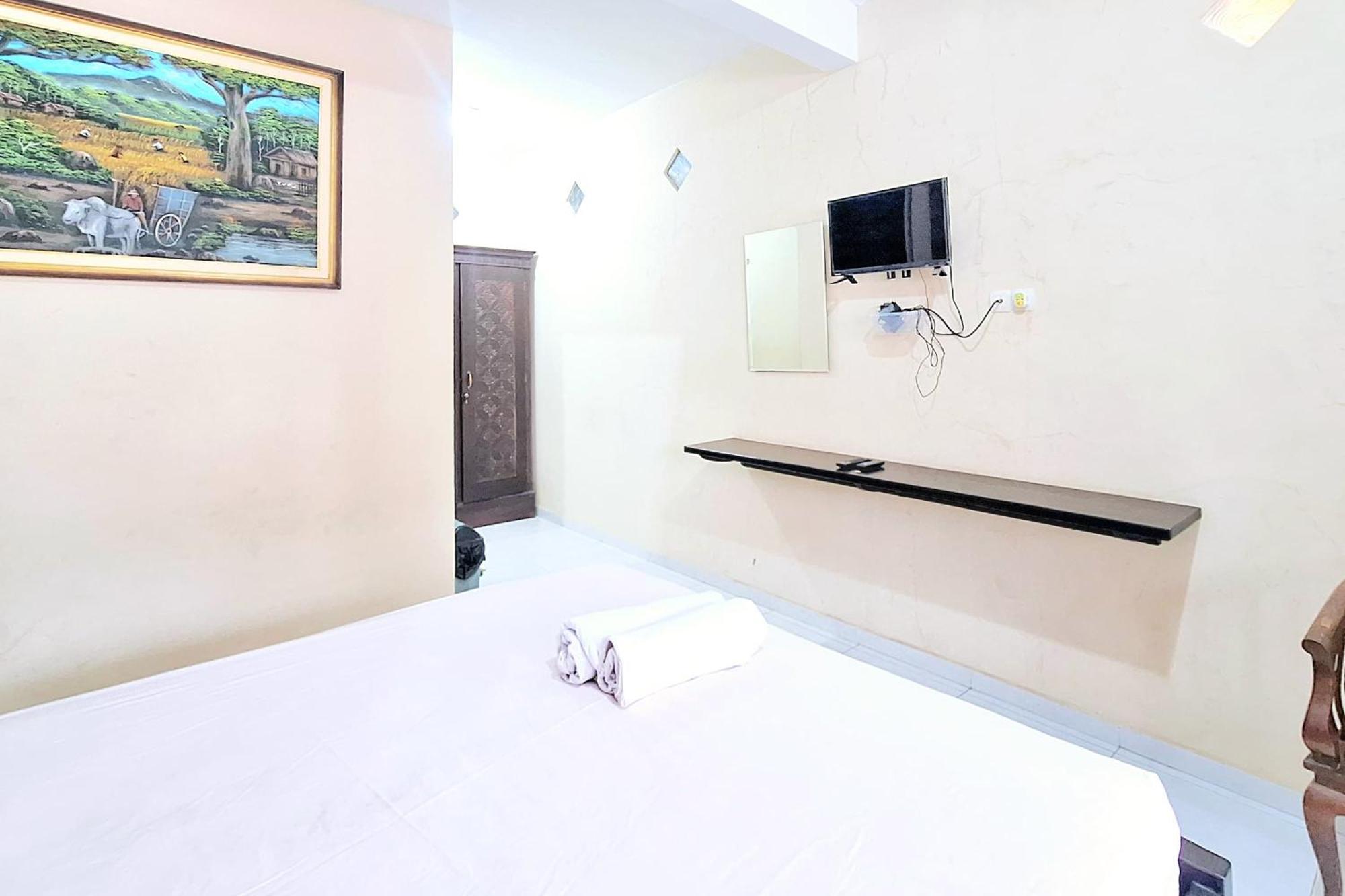 Villa Bukit Bunga Syariah Redpartner Pacet Mojokerto Esterno foto